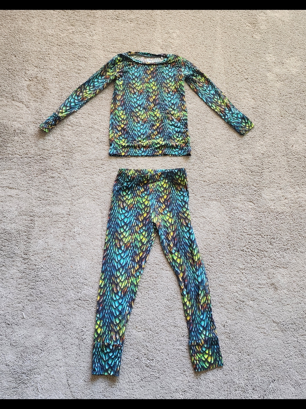Kids Long-Sleeve Scale-Print Pajama Set in Blue & Green
